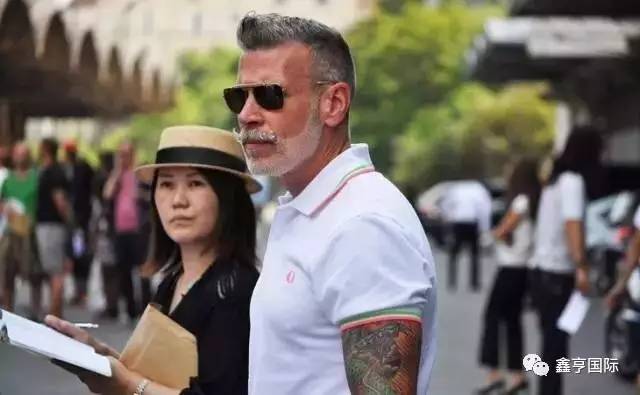 湖南鑫亨國(guó)際貿(mào)易有限公司,湖南輕奢商務(wù)男裝品牌,湖南時(shí)尚高端女裝,配飾皮具箱包