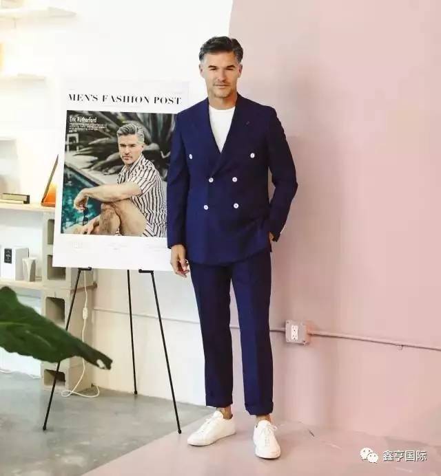 湖南鑫亨國(guó)際貿(mào)易有限公司,湖南輕奢商務(wù)男裝品牌,湖南時(shí)尚高端女裝,配飾皮具箱包