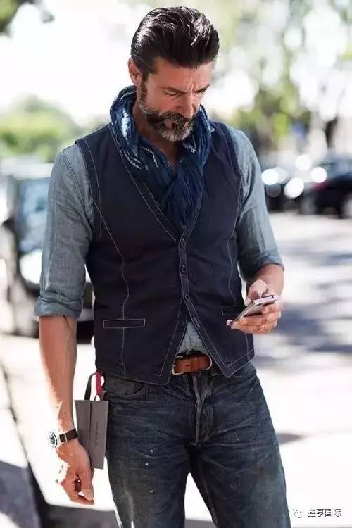 湖南鑫亨國(guó)際貿(mào)易有限公司,湖南輕奢商務(wù)男裝品牌,湖南時(shí)尚高端女裝,配飾皮具箱包