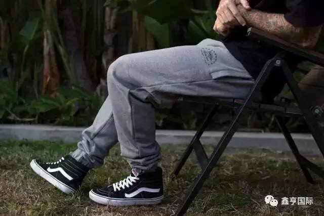 湖南鑫亨國(guó)際貿(mào)易有限公司,湖南輕奢商務(wù)男裝品牌,湖南時(shí)尚高端女裝,配飾皮具箱包